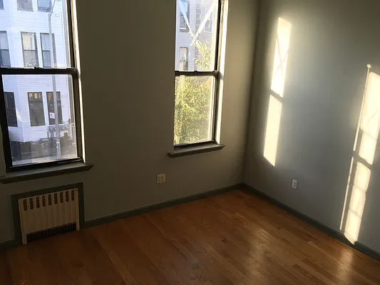 Rented by P Management | media 38