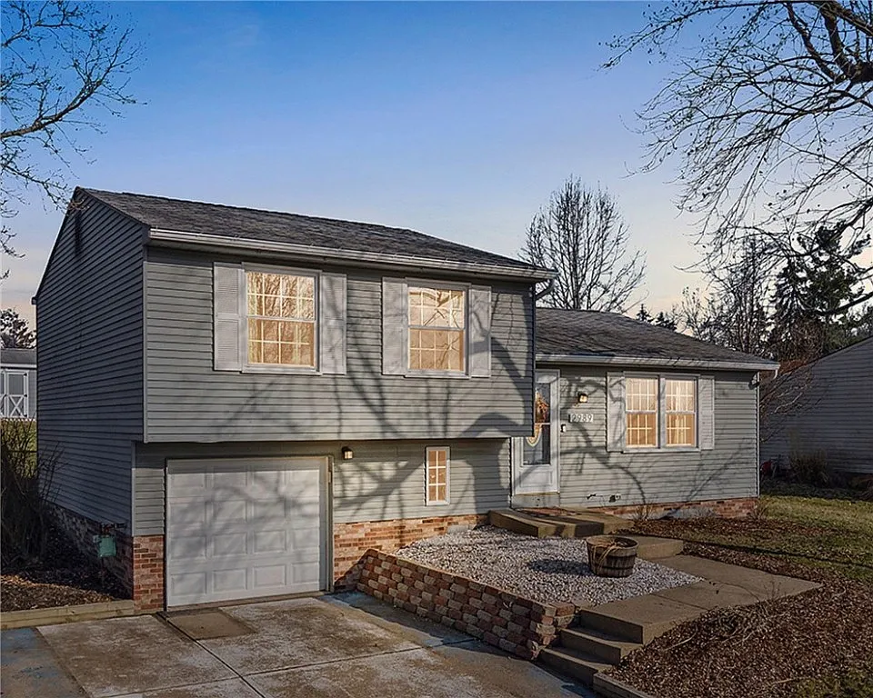 2989 Amy Dr photo 1