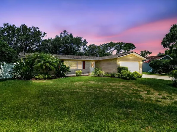 734 Lake Forest Rd, Clearwater, FL 33765