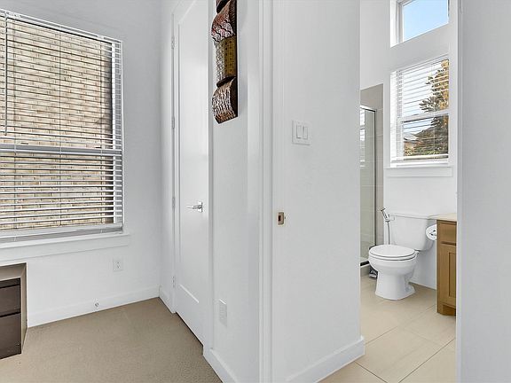 5th image of 1241 Lupine Rd