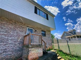 14 Central Ave, Elkview, WV 25071