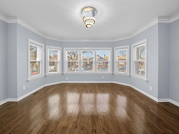 3rd image of 6621 S California Ave