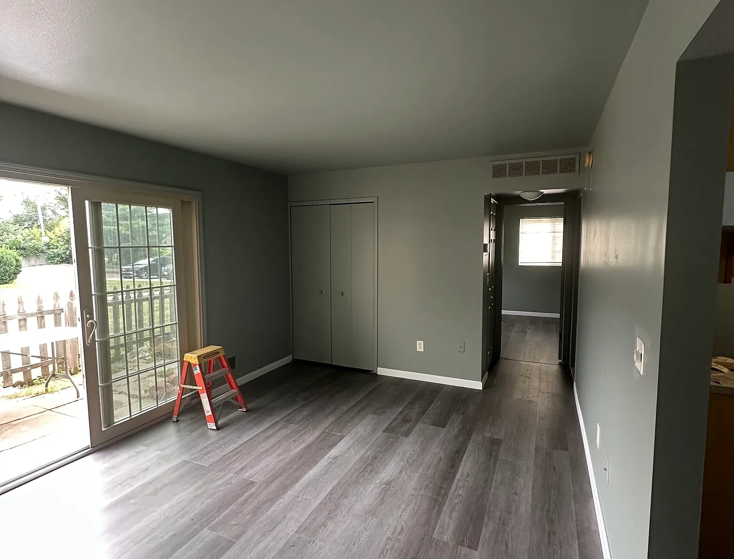 1 bed, 1000 sqft, $1,100 — Photo 2