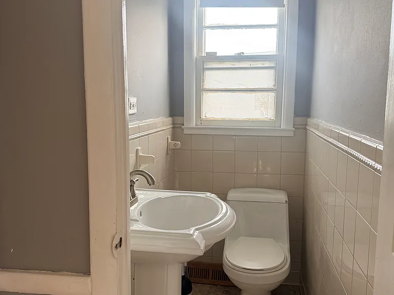 786 New Scotland Ave — Photo 7