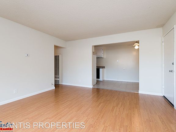 2nd image of 870 Burbank Dr APT 02