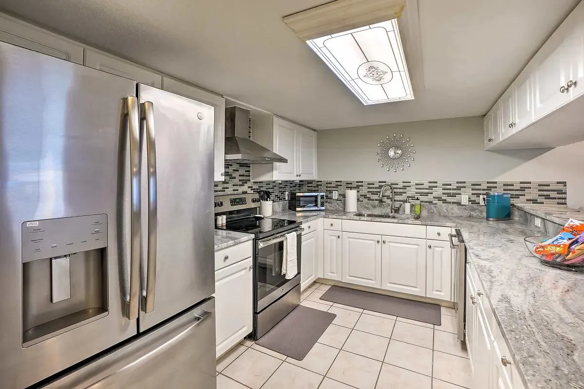 4202 W North B St — Photo 4