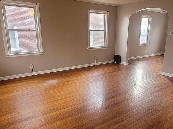 2nd image of 1619 Cherry Ave NE