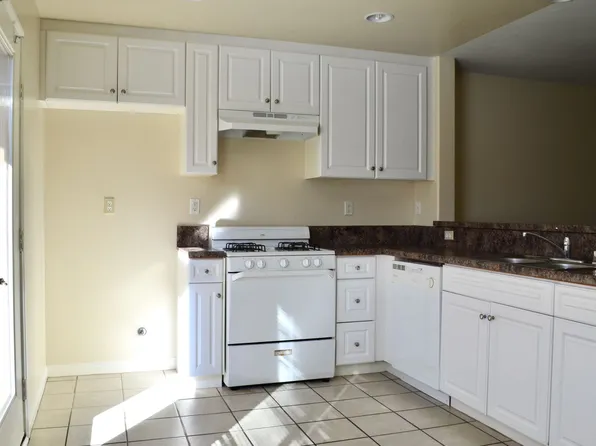 Desert Flora, 16348 Sequoia St #Df-0004, Hesperia, CA 92345