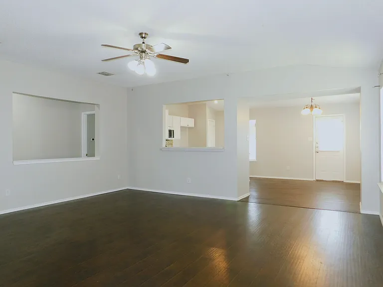 1648 Crown Point Dr — Photo 7