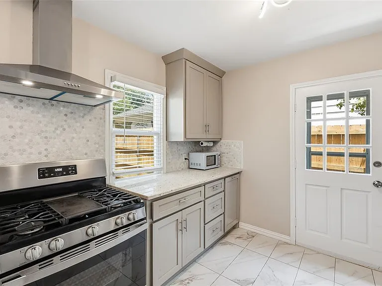 4308 Donnelly Ave — Photo 13