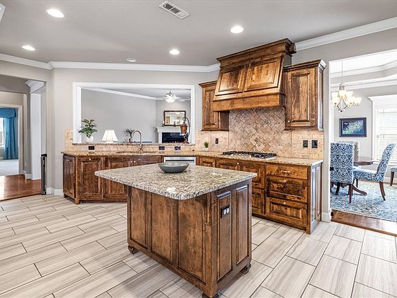 5th image of 6106 W Bainbridge Dr