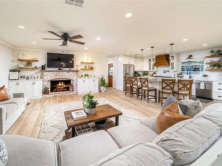 1025 Kent Dr — Photo 7