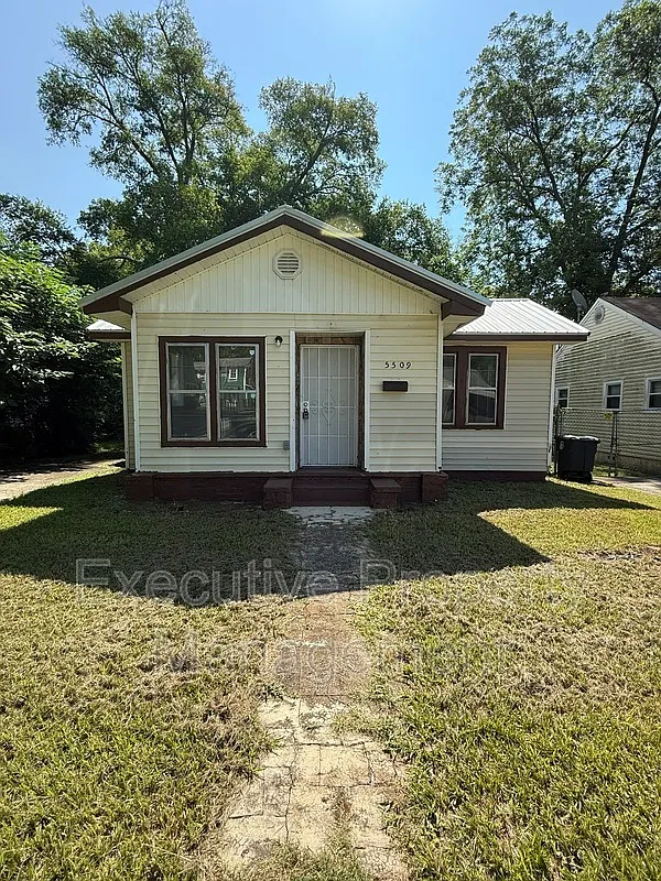 3 bed, 2.0 bath, 1426 sqft, $1,200 — Photo 1