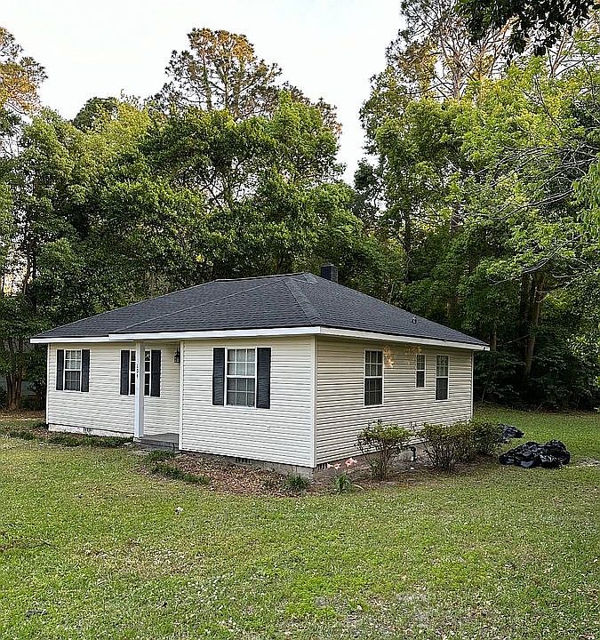 1st image of 104 Ricardo St