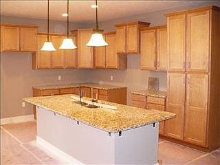 3rd image of 15807 Hartman Ave