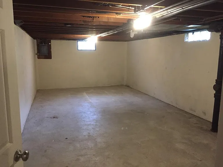 1026 W Lorain St — Photo 34