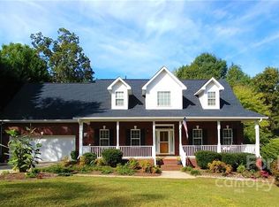 707 Pine Forest Rd, Charlotte, NC 28214