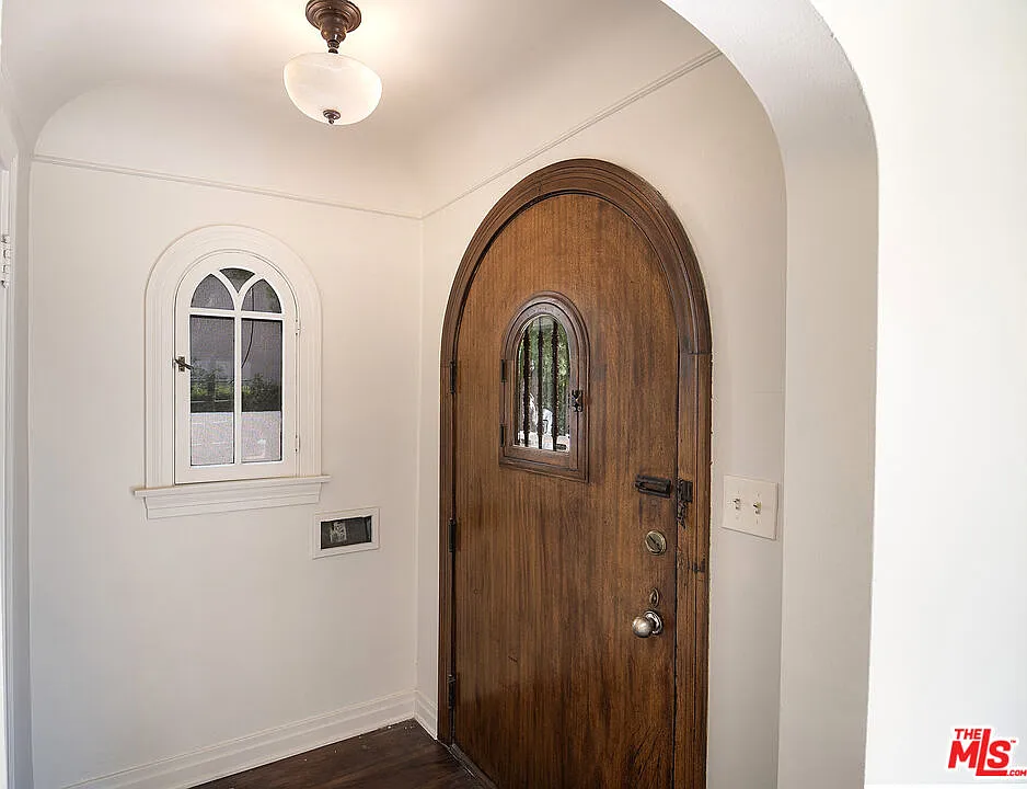4 bed, 3.5 bath, 1838 sqft, $8,500 — Photo 4