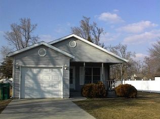 407 E Delaware St, Knox, IN