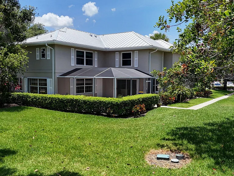 2442 SW Danbury Ln — Photo 38