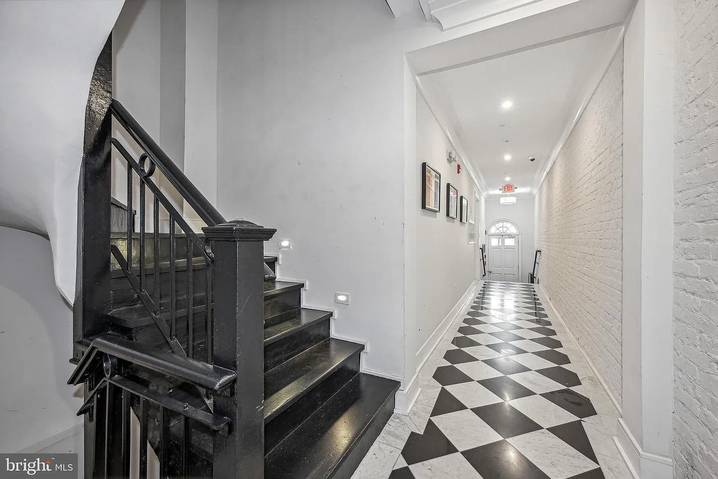 1 bed, 554 sqft, $2,750 — Photo 3