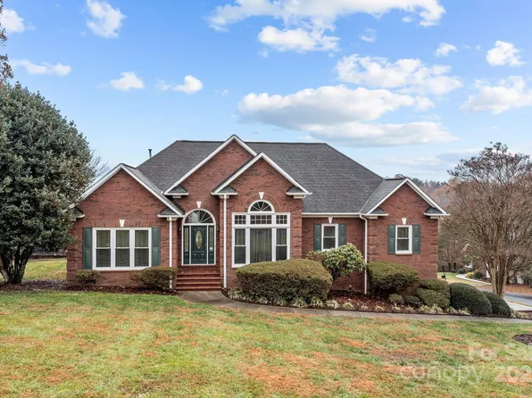 4687 Snow Dr, Harrisburg, NC 28075