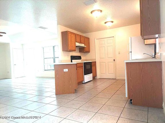 5th image of 819 Faull Dr APT A