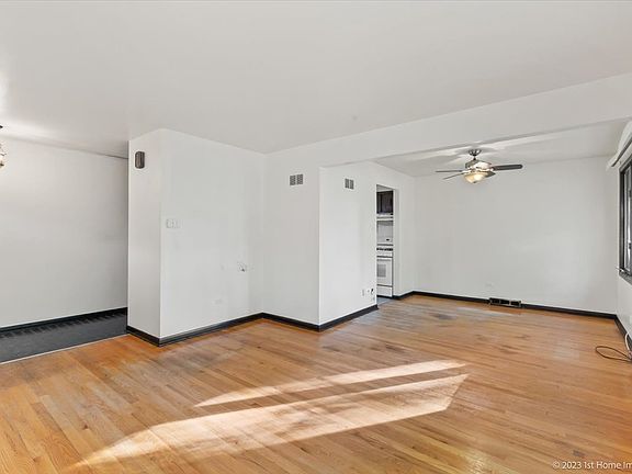 5th image of 5560 W 96th St