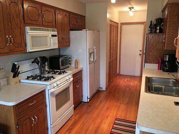 5th image of 3751 Glen Dr #1002