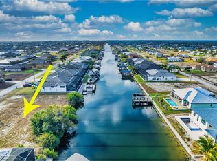 718 NW 37th Pl, Cape Coral, FL 33993
