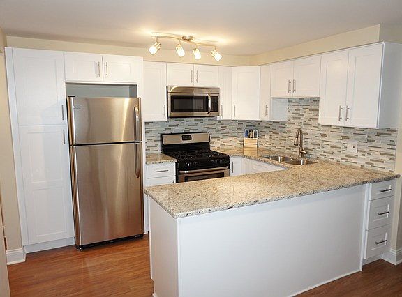 4th image of 5312 W Windsor Ave APT 1W