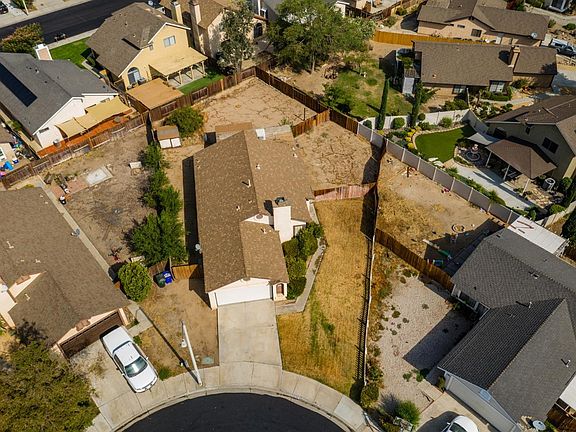 4th image of 13658 San Jacinto Way