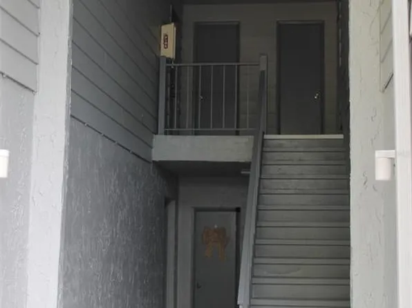 10800 Us Highway 19 N APT 220, Pinellas Park, FL 33782