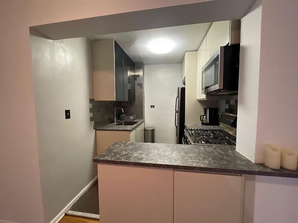 1st image of 17545 88th Ave APT 4G