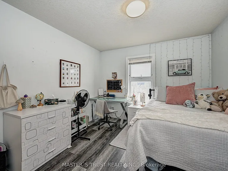 81 Columbia St W #12 — Photo 20