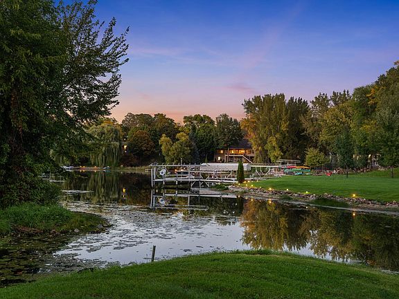 2nd image of 230 Maple Island Rd