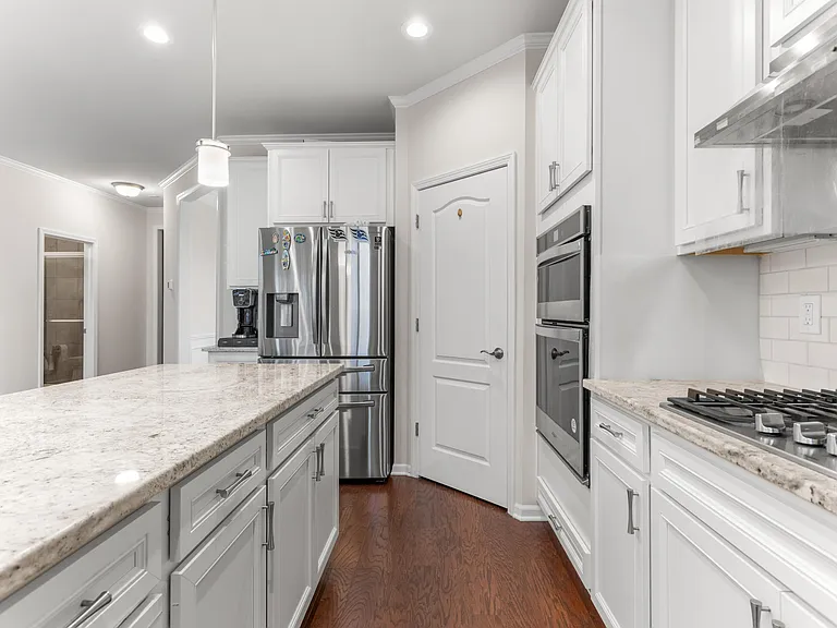 2825 Dillon Dr — Photo 13