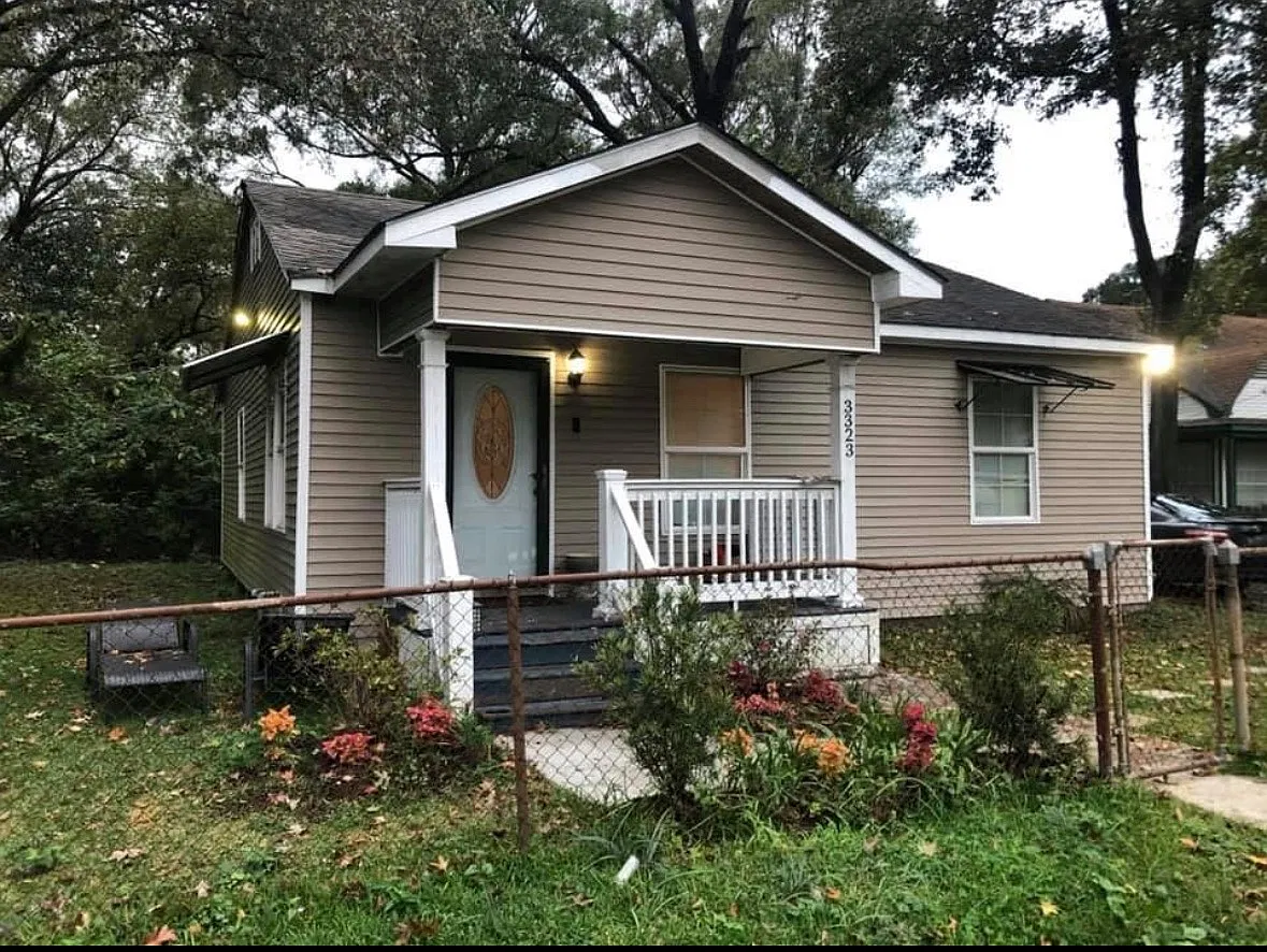 2 bed, 1100 sqft, $1,000 — Photo 1