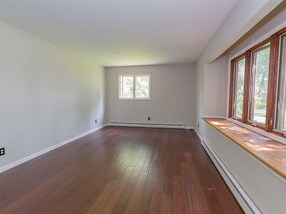 3rd image of 53215 Haddington Dr