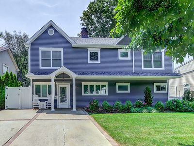 22 Tinder Ln, Levittown, NY, 11756