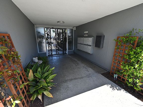 3rd image of 4935 Niagara Ave APT 5