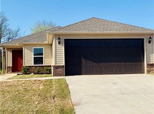 936 E Bunting St, Fayetteville, AR 72701