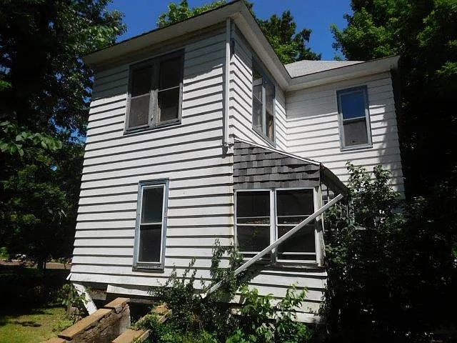 819 Grove St photo 1