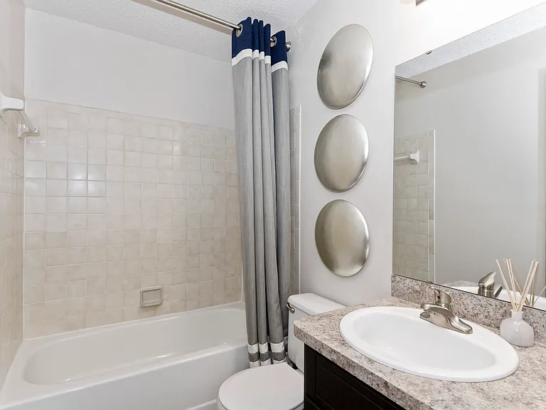 Canopy at Baybrook Apartments — Photo 20