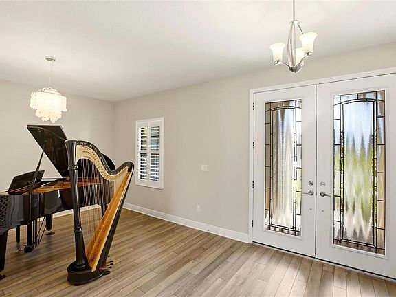 5th image of 9109 WARM SPRINGS CIRCLE