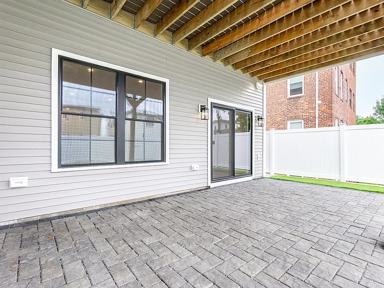 165 Campbell Ave #2 — Photo 7