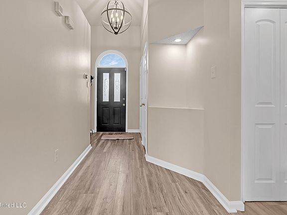 4th image of 6108 Kingsview Dr