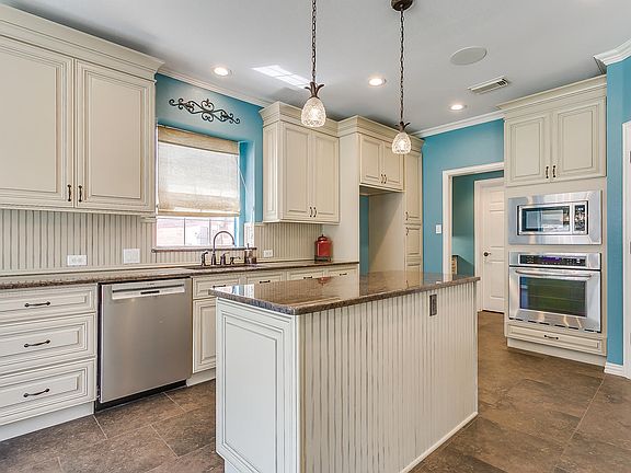 2nd image of 2505 Russwood Dr