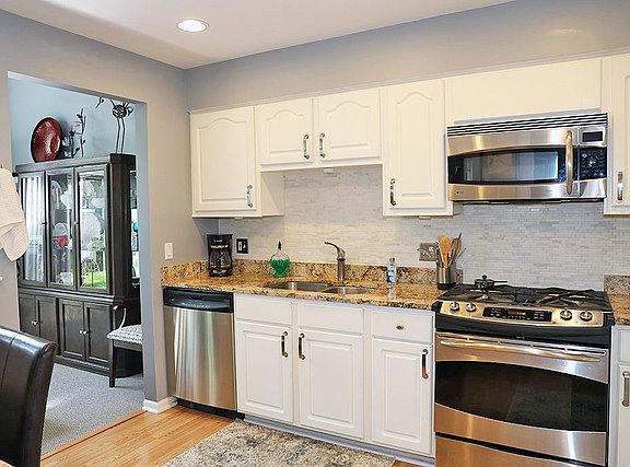 2nd image of 929 Little Falls Ct #105-4