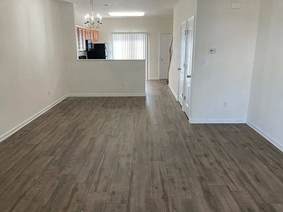118 Lexington Pl